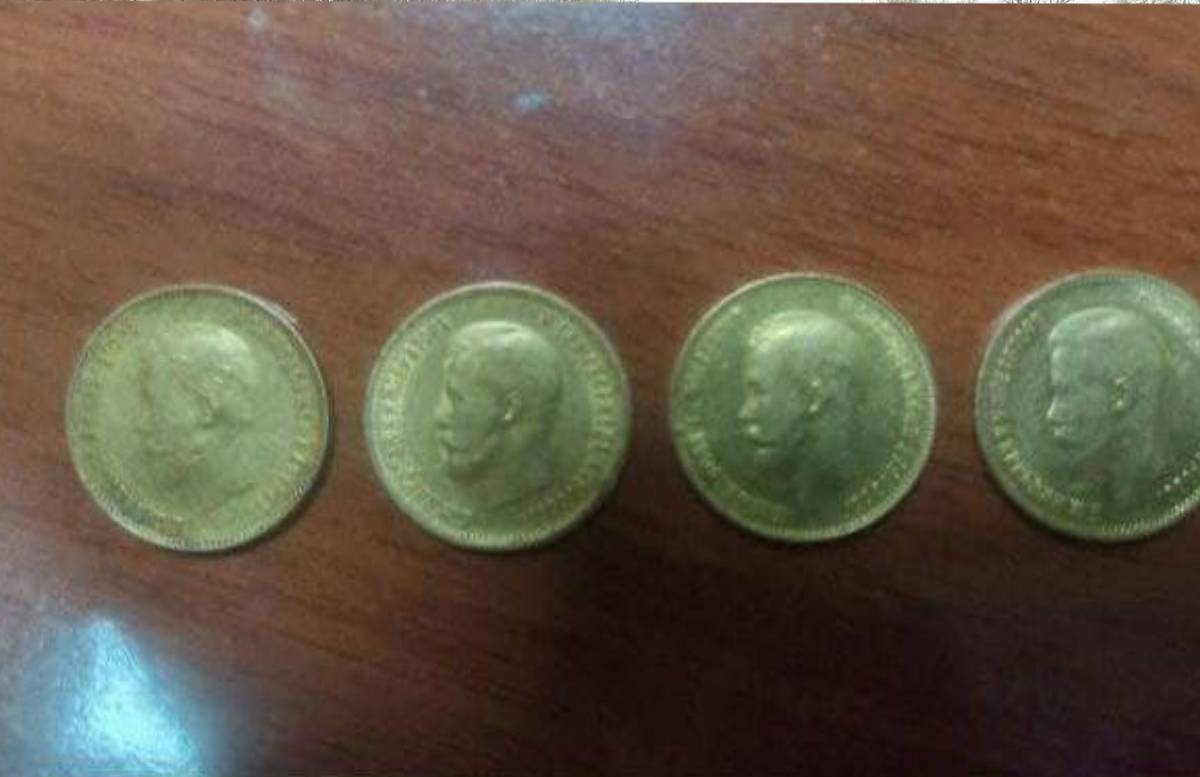 Узбекистанка пыталась незаконно вывезти монеты на 28 миллионов сумов