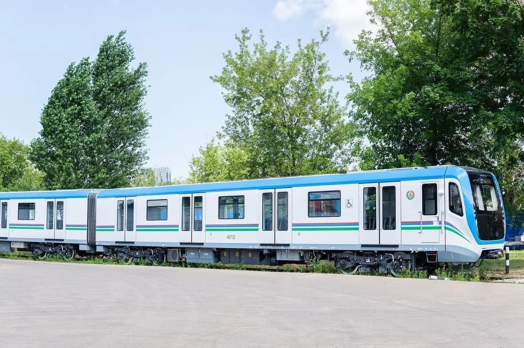 Опубликованы фотографии новых поездов для метрополитена Ташкента