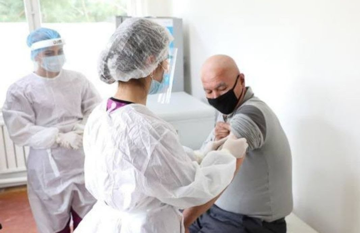 В Узбекистане с населением начали проводить беседы о вакцинации