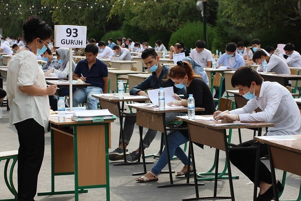 В Узбекистане утвердили порядок сдачи повторных экзаменов для абитуриентов с COVID-19
