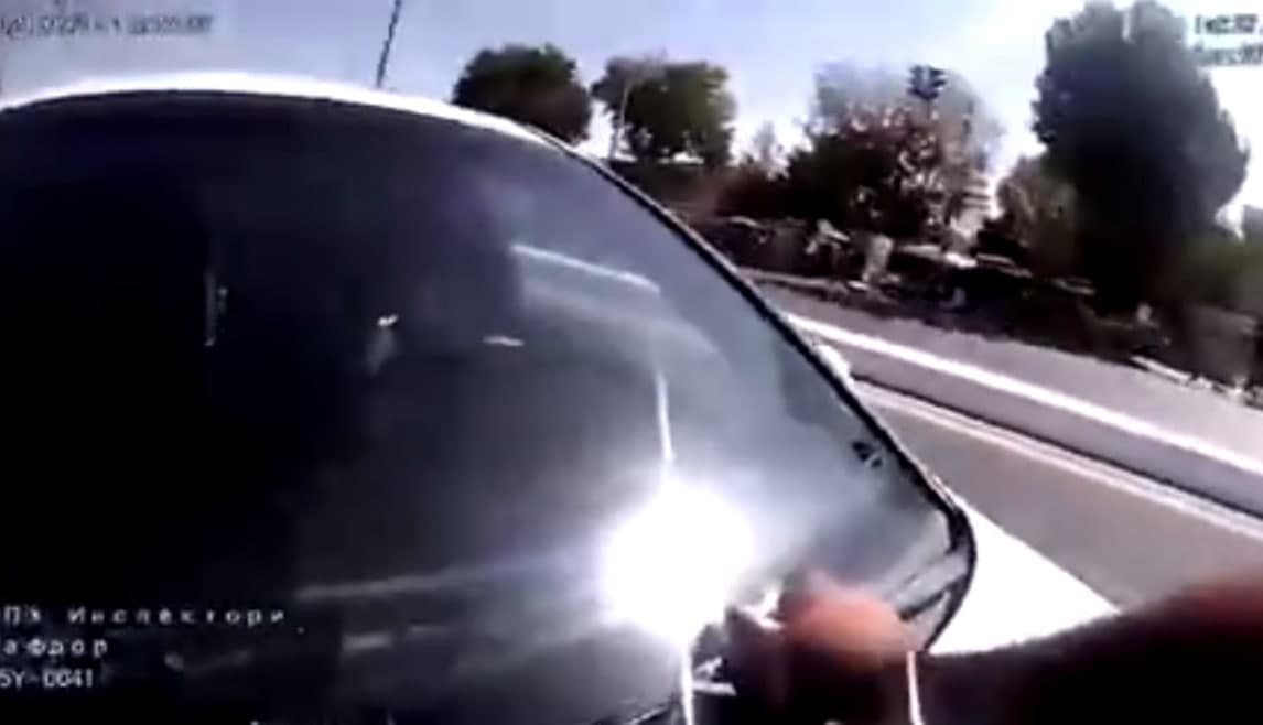 В Сурхандарье водитель Lacetti «прокатил» на капоте инспектора ДПС — видео