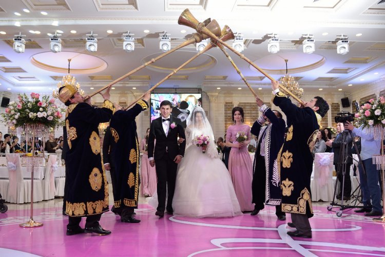 Мартовские свадьбы узбекистанцев не станут отменять в связи с коронавирусом