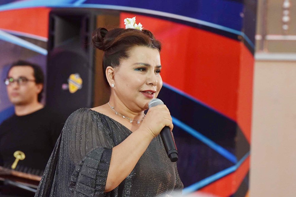 Узбекская певица Юлдуз Усманова дала онлайн-концерт в поддержку самоизоляции — видео