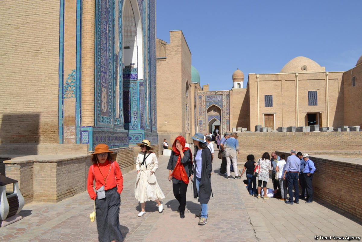 Заразившимся в Узбекистане коронавирусом туристам выплатят по $3000