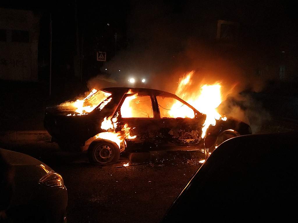 В Шахрисабзе мужчина сжег себя и членов своей семьи внутри авто из-за скандала в семье