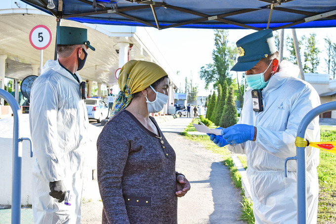 В Узбекистане зарегистрированы сотни новых случаев заболевания коронавирусом