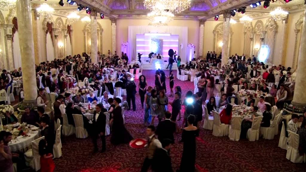 В Узбекистане вопреки ограничениям сыграли свадьбу в банкетном зале на десятки гостей