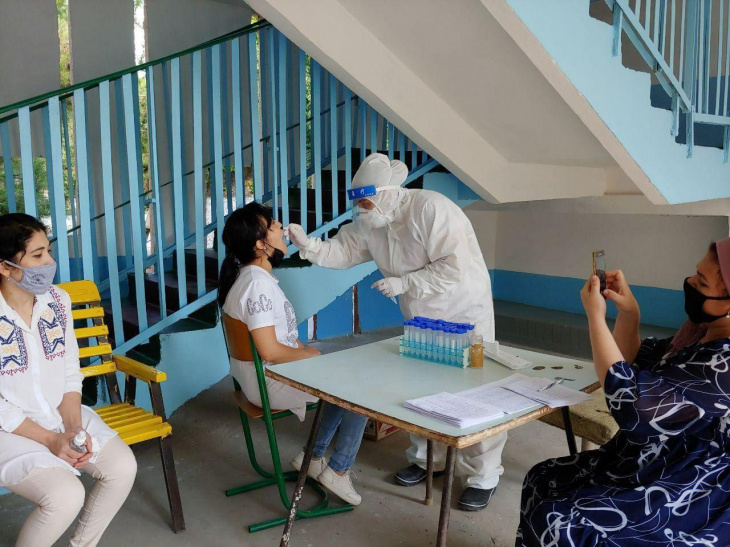 Количество зараженных коронавирусом в Узбекистане перевалило за 42 тысячи
