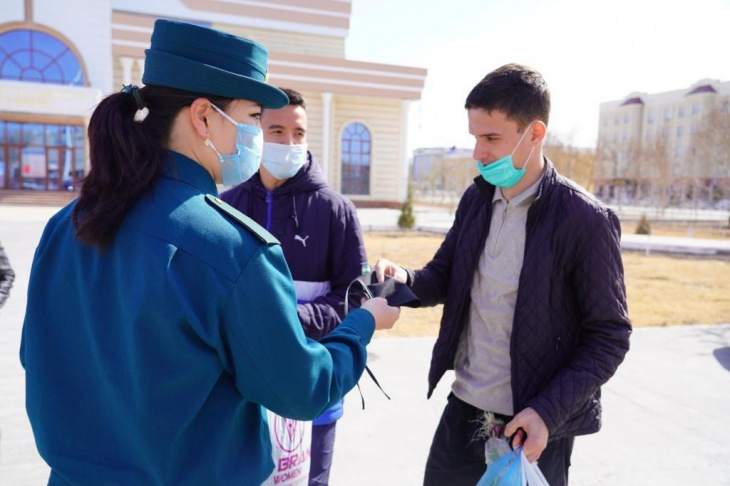 В Узбекистане более полумиллиона человек нарушили правила с начала карантина