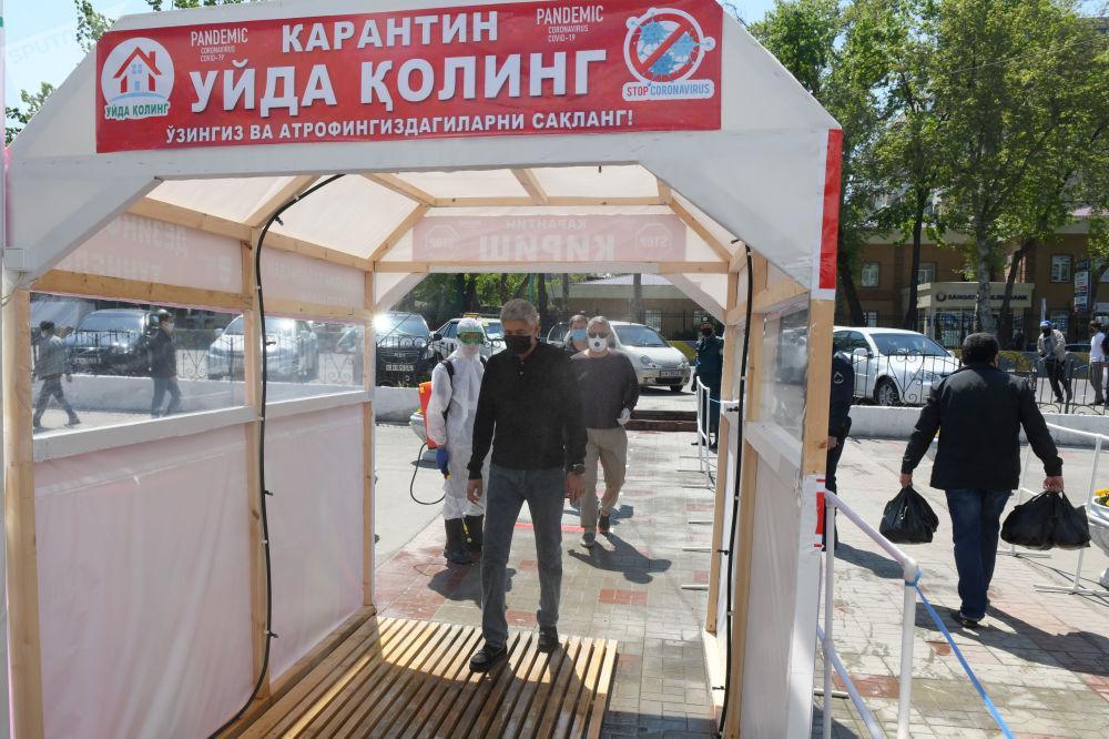 В Узбекистане запретили использование дезинфекционных туннелей решением Республиканской спецкомиссии