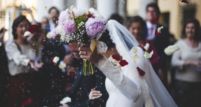В Узбекистане за сутки выявили сотни нарушений карантина на свадьбах