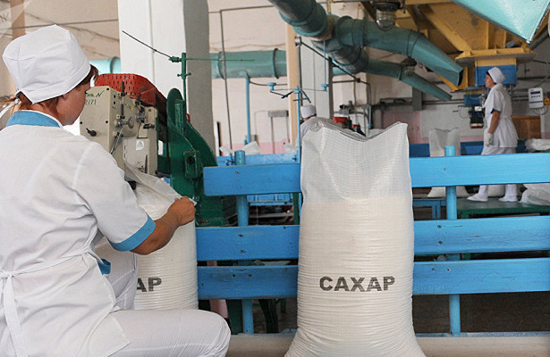 В Узбекистане два сахарных завода начали массовое увольнение сотрудников