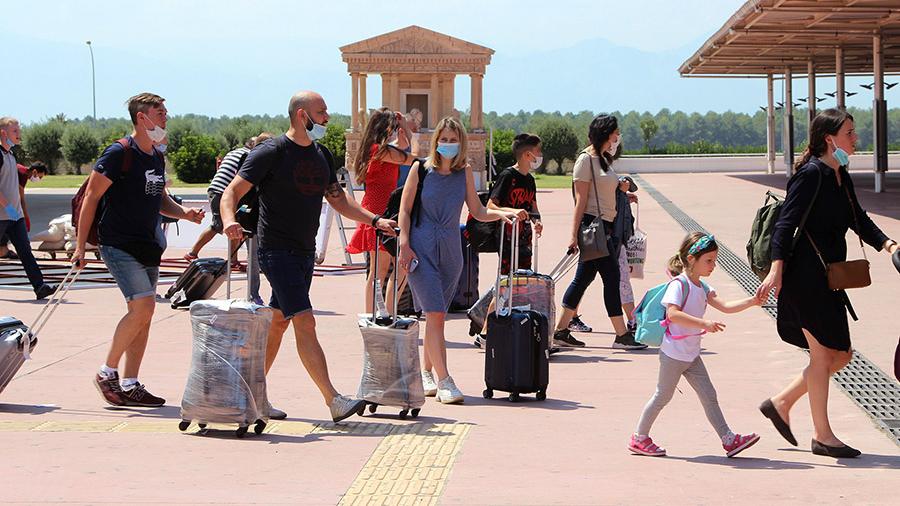 Власти Турции рассматривают закрытие границ для туристов из-за коронавируса