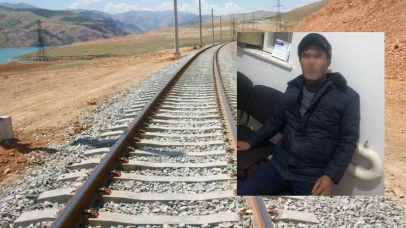 В Узбекистане машинисту пришлось остановить поезд из-за уснувшего на рельсах мужчины