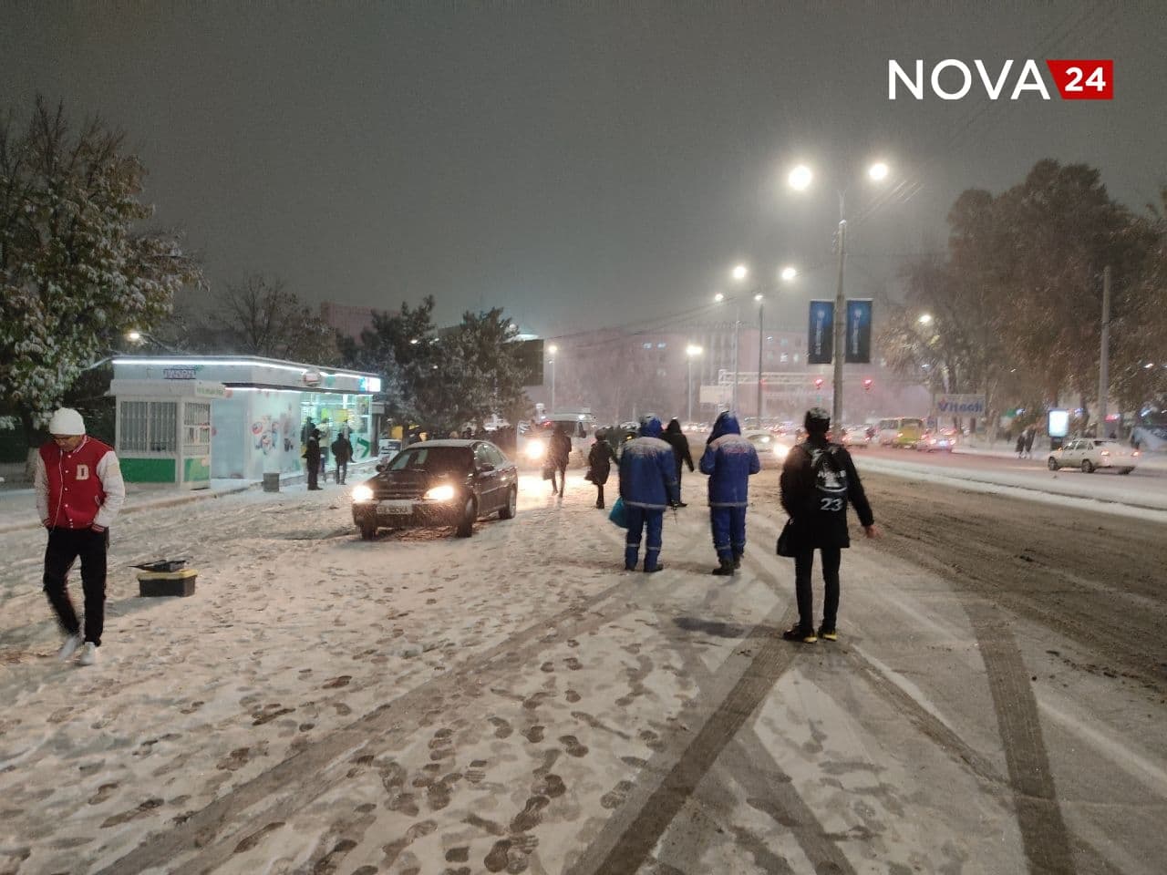 Ташкентские таксисты «загнули» цены в два раза из-за снегопада