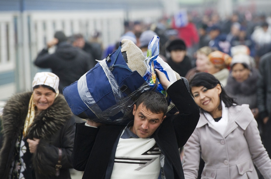 В Узбекистане уточнили, должны ли трудовые мигранты платить налоги