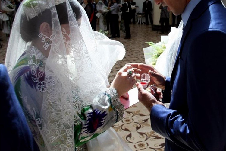 В Узбекистане снова опровергли разрешение о многоженстве