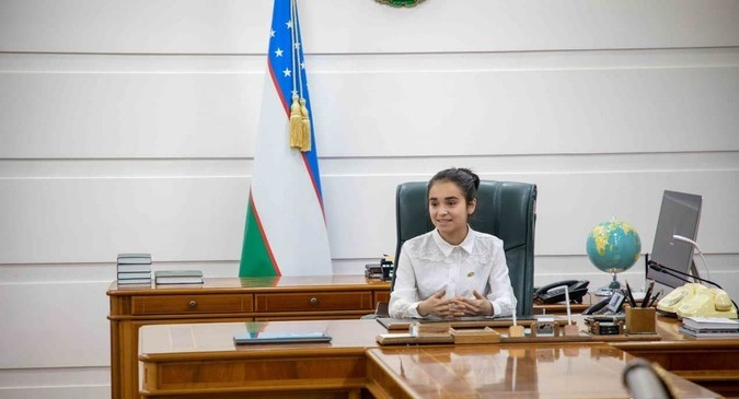 В Узбекистане областной хоким предложил молодежи посидеть в своем кресле