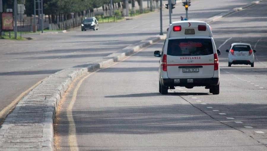 Похищенная двумя парнями 16-летняя узбекистанка выпрыгнула из окна движущегося авто и скончалась
