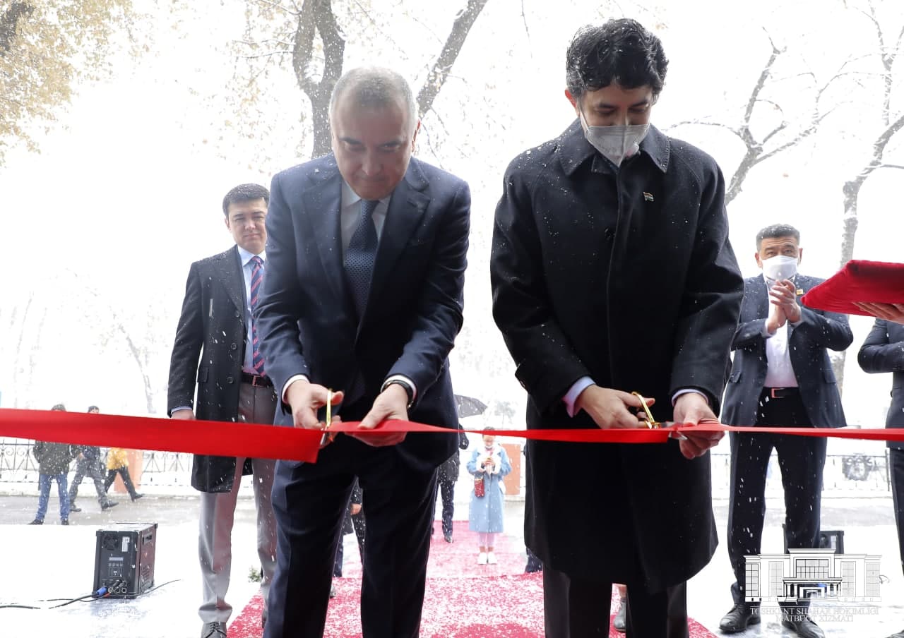 Председатель Федерации йоги Джахонгир Артыкходжаев открыл новый головной офис