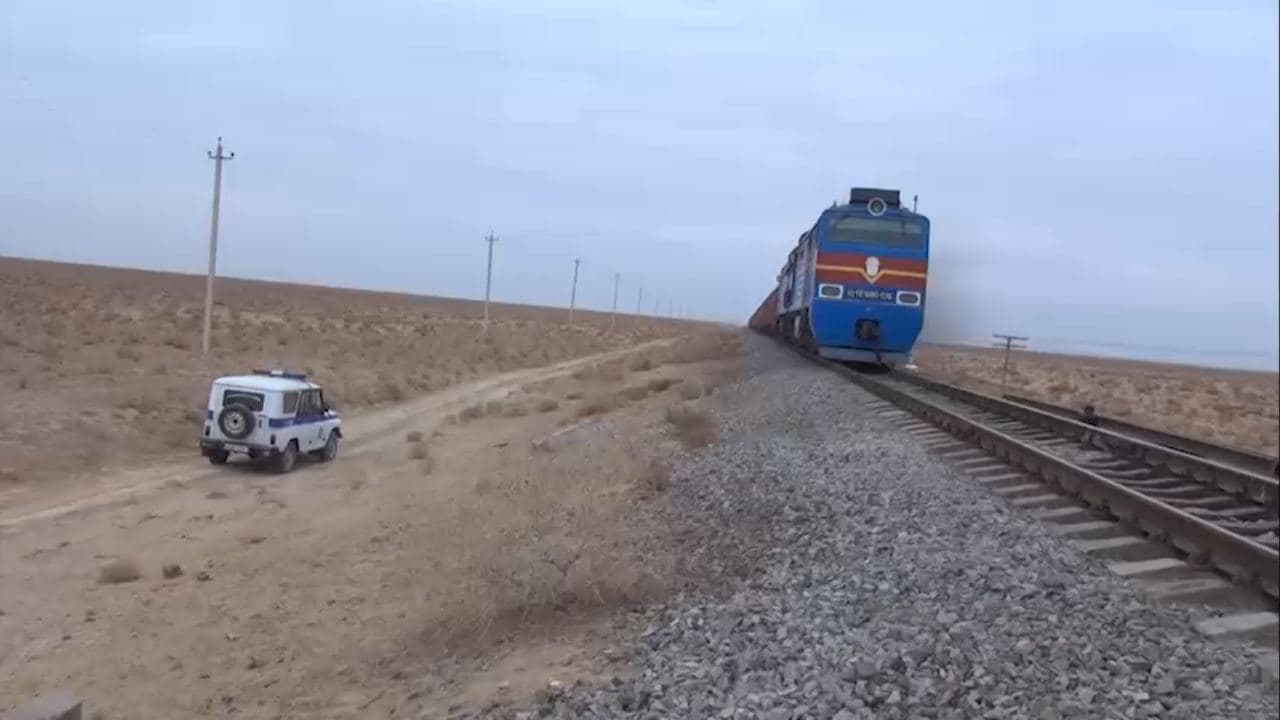 В Узбекистане поезд насмерть сбил молодую женщину