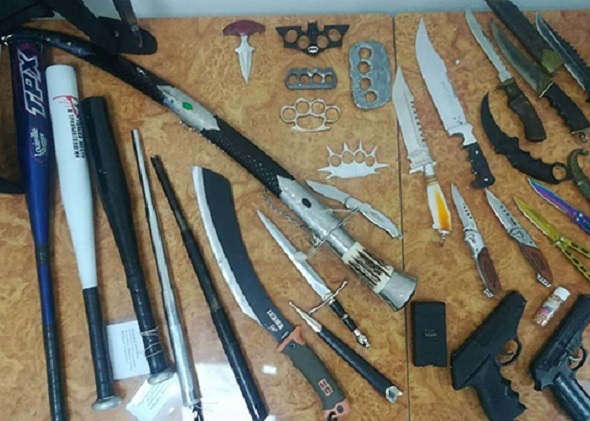 С начала года у ташкентских учеников изъяли 25 ножей, 7 кастетов и другое холодное оружие