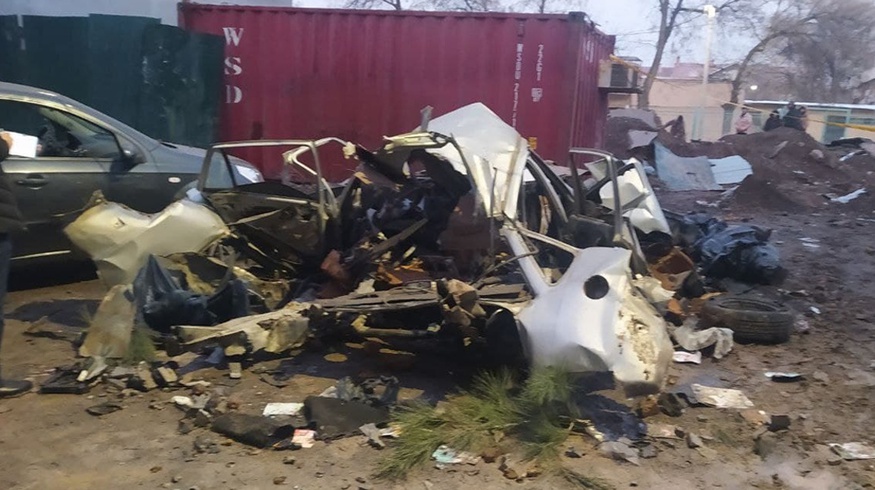В Ташкенте возле жилого дома взорвался автомобиль с газовым баллоном
