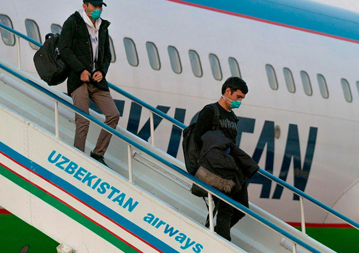 В Узбекистане появились мошенники, предлагающие нелегальные разрешения на въезд в Россию
