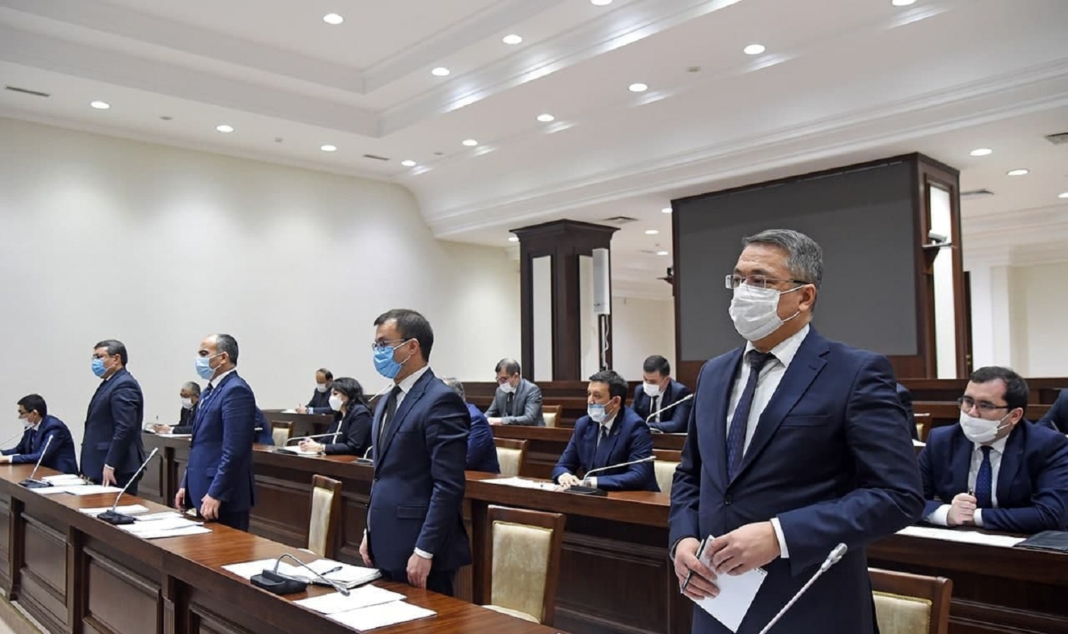 В Узбекистане министрам запретят «караулить» Ташкент и отправят работать в регионы по будням