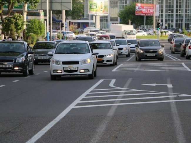 В Узбекистане предложили ограничить скорость движения авто в городе до 50 км/ч