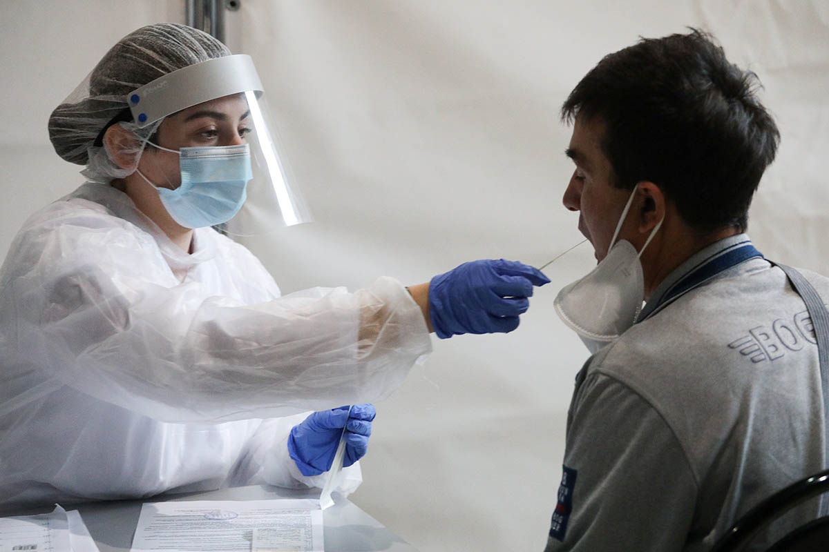 Небольшой спад: за день зафиксировали более трехсот случаев коронавируса