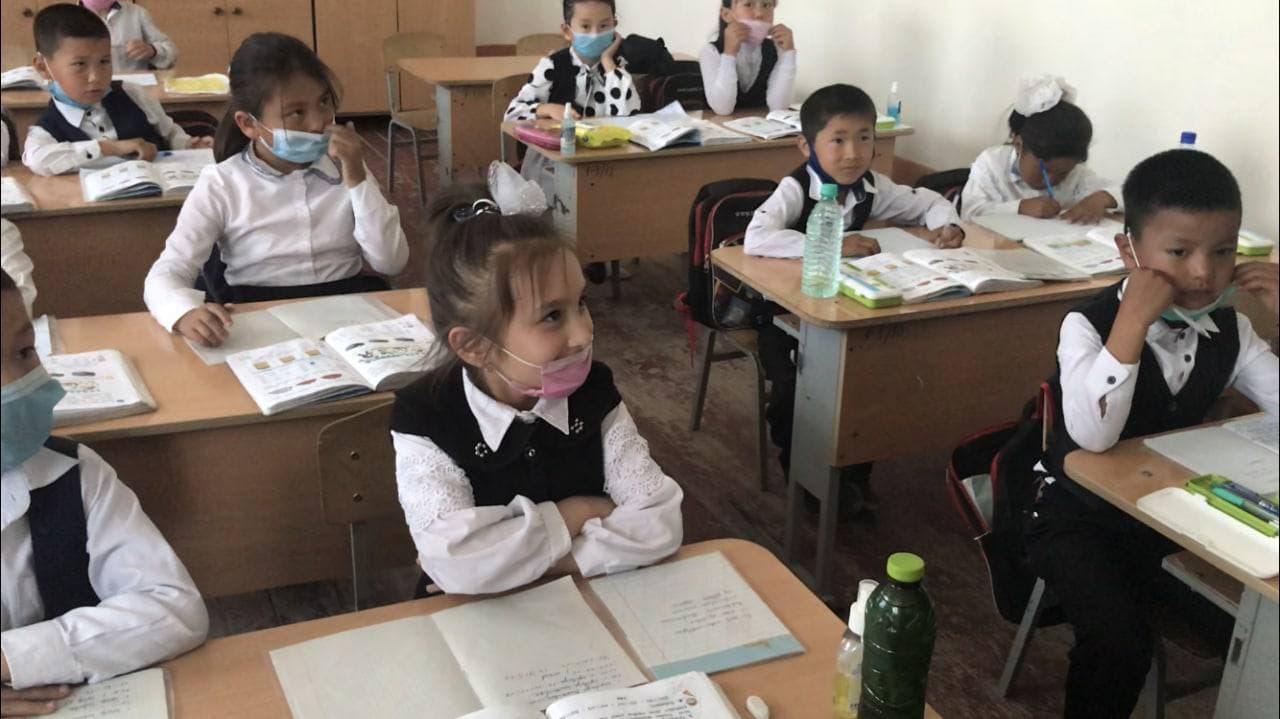 В Узбекистане более 100 школ проверят на коррупцию