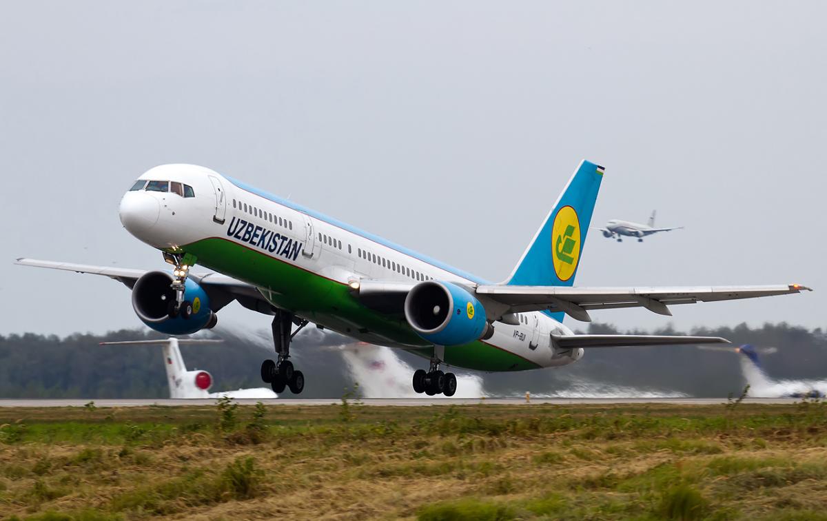 Uzbekistan Airways отменила один из регулярных авиарейсов за границу