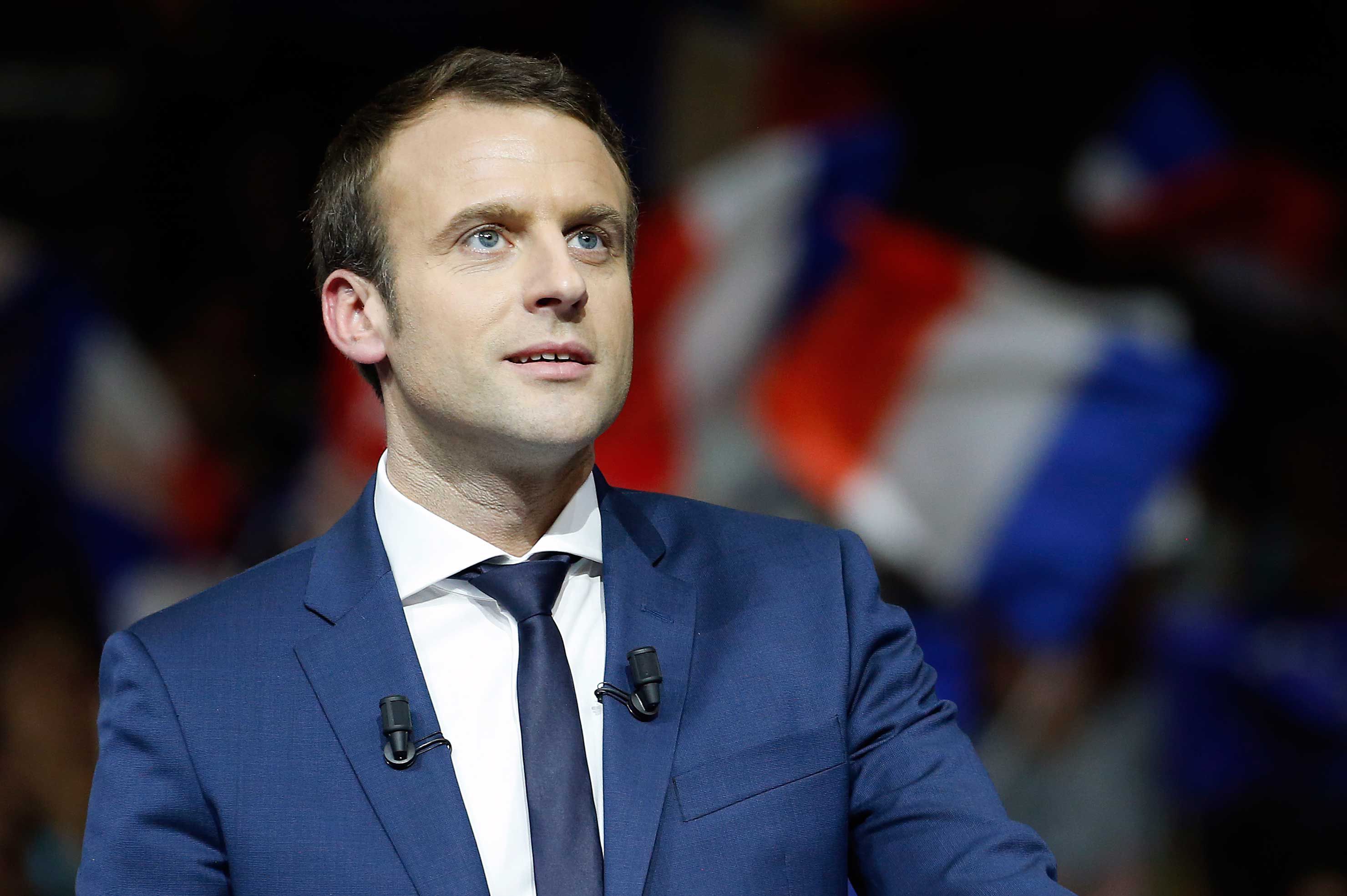 Ударивший президента Франции по лицу мужчина получил тюремный срок