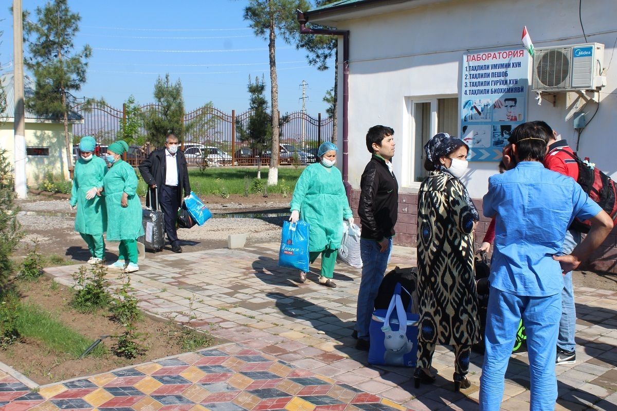 В Таджикистане начали отправлять на самоизоляцию всех прилетевших из-за границы граждан