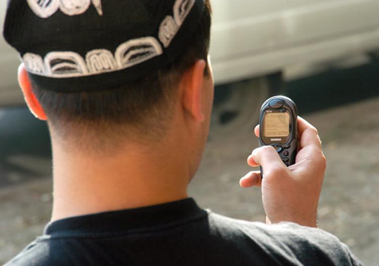 Почти семь миллионов узбекистанцев до сих пор не стали абонентами мобильной связи
