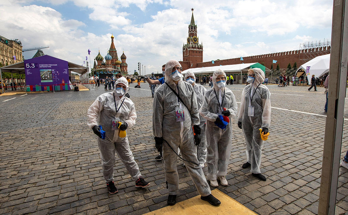 В Москве и Санкт-Петербурге вновь усилили карантинные ограничения