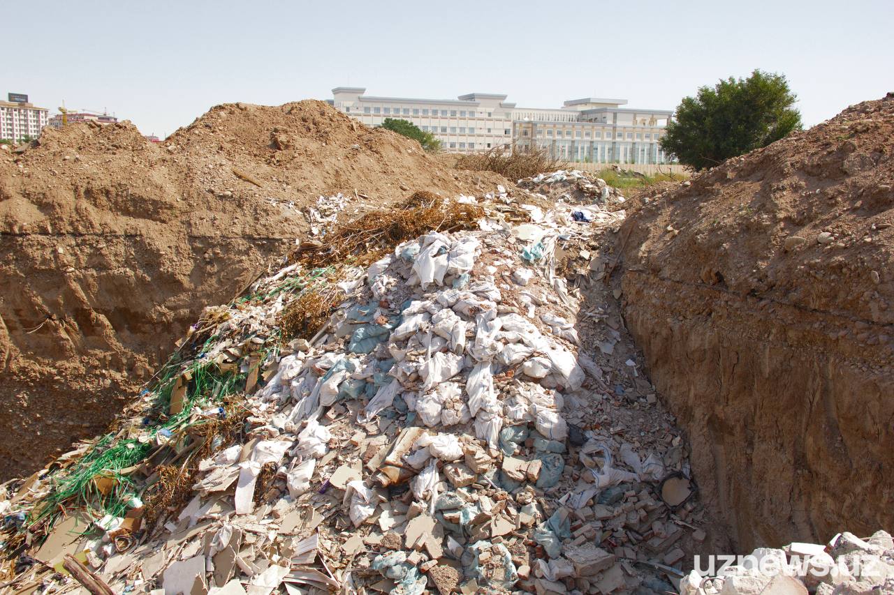 «Наплевательский смрад»: под носом жителей Яшнабадского района развернулась незаконная мусорная свалка